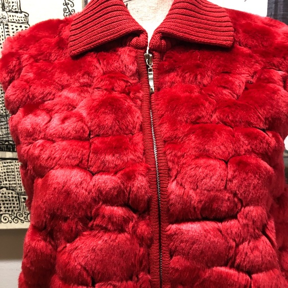 EUC Women’s Vintage Red Fur Vest - Picture 2 of 5